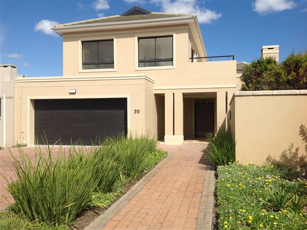 4 Bed House in Sunset Links