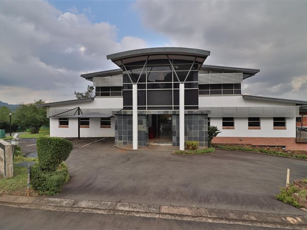795  m² Commercial space in Montrose
