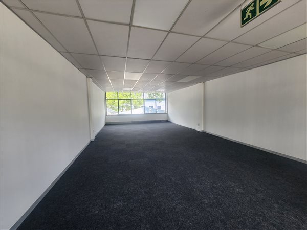 69  m² Commercial space