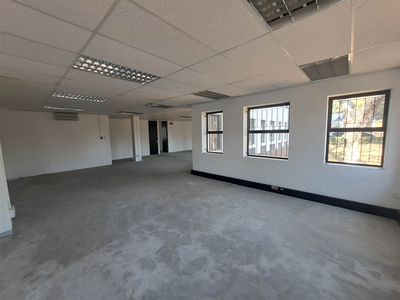 233  m² Commercial space in Dunkeld West photo number 3