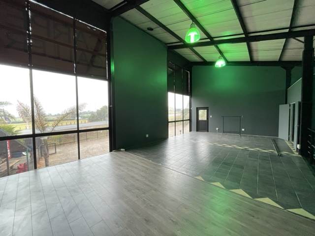 330  m² Commercial space in Louwlardia photo number 8