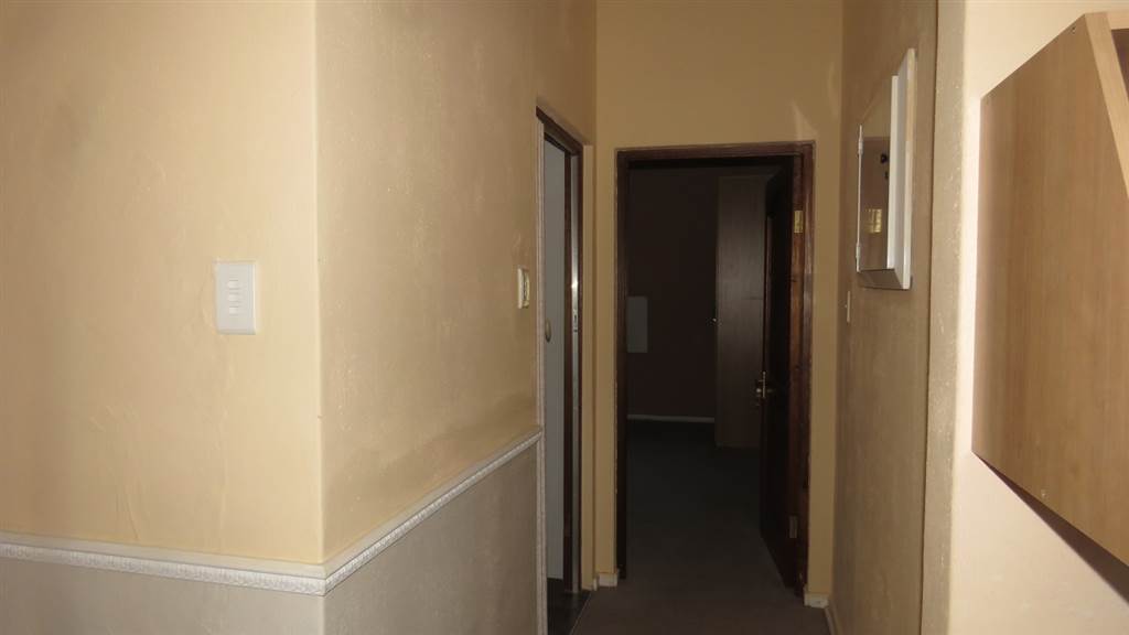 1 Bed Apartment in Fouriesburg photo number 8