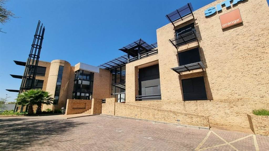 2000  m² Commercial space in Sunninghill photo number 3