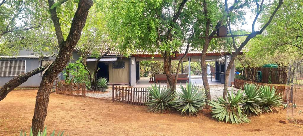 2 Bed House in Marloth Park photo number 14