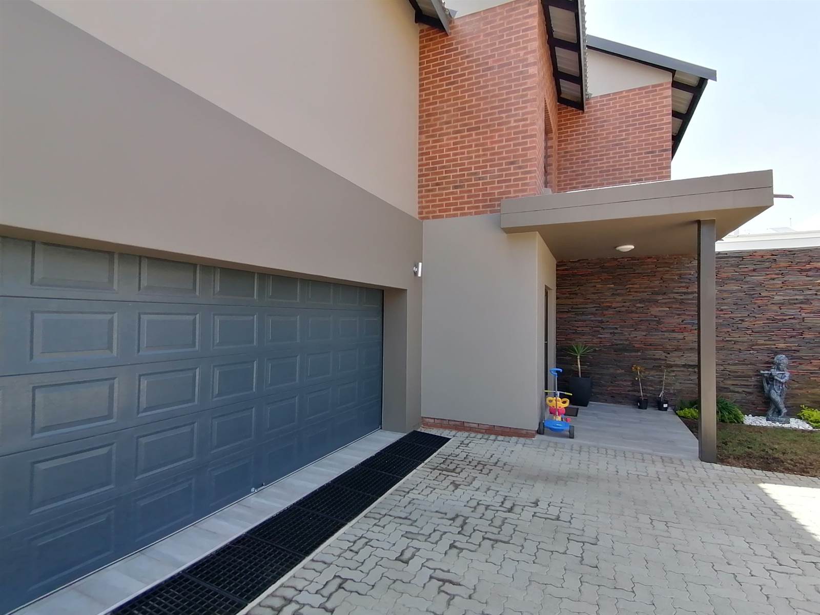 3 Bed House in Bryanston East photo number 5