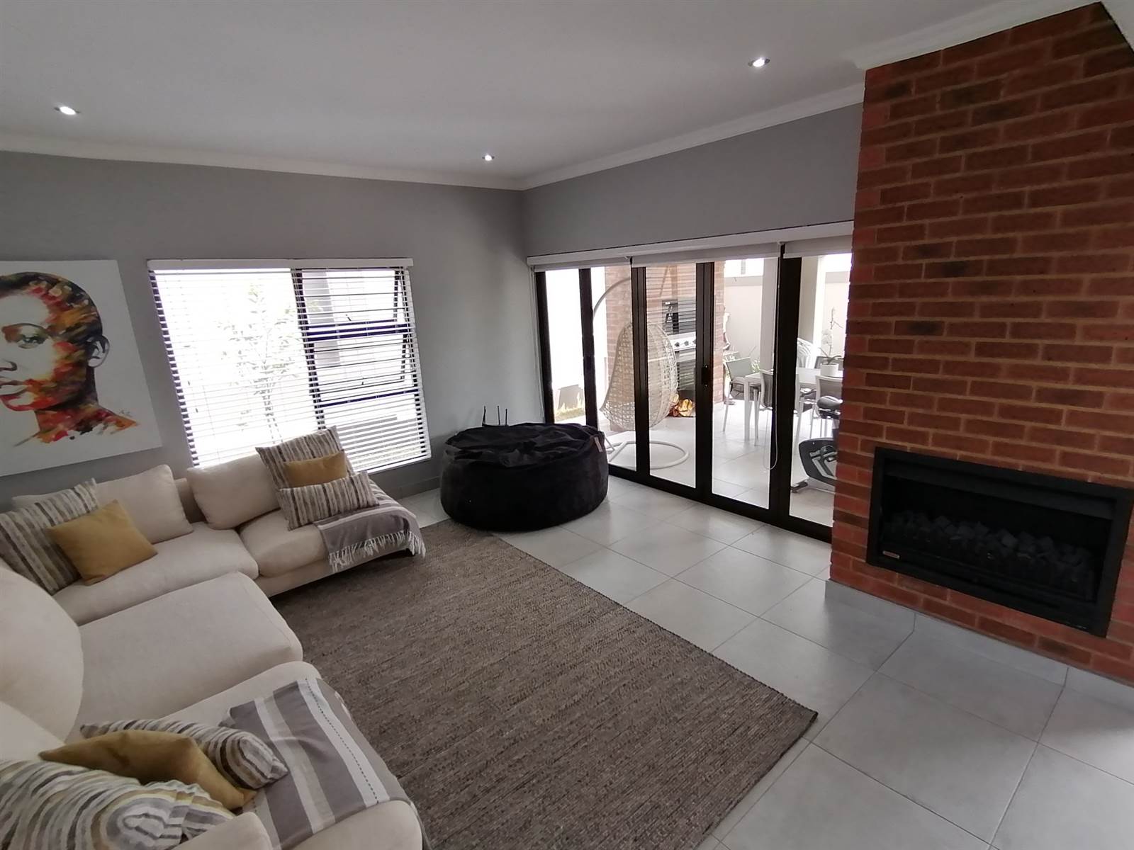3 Bed House in Bryanston East photo number 11