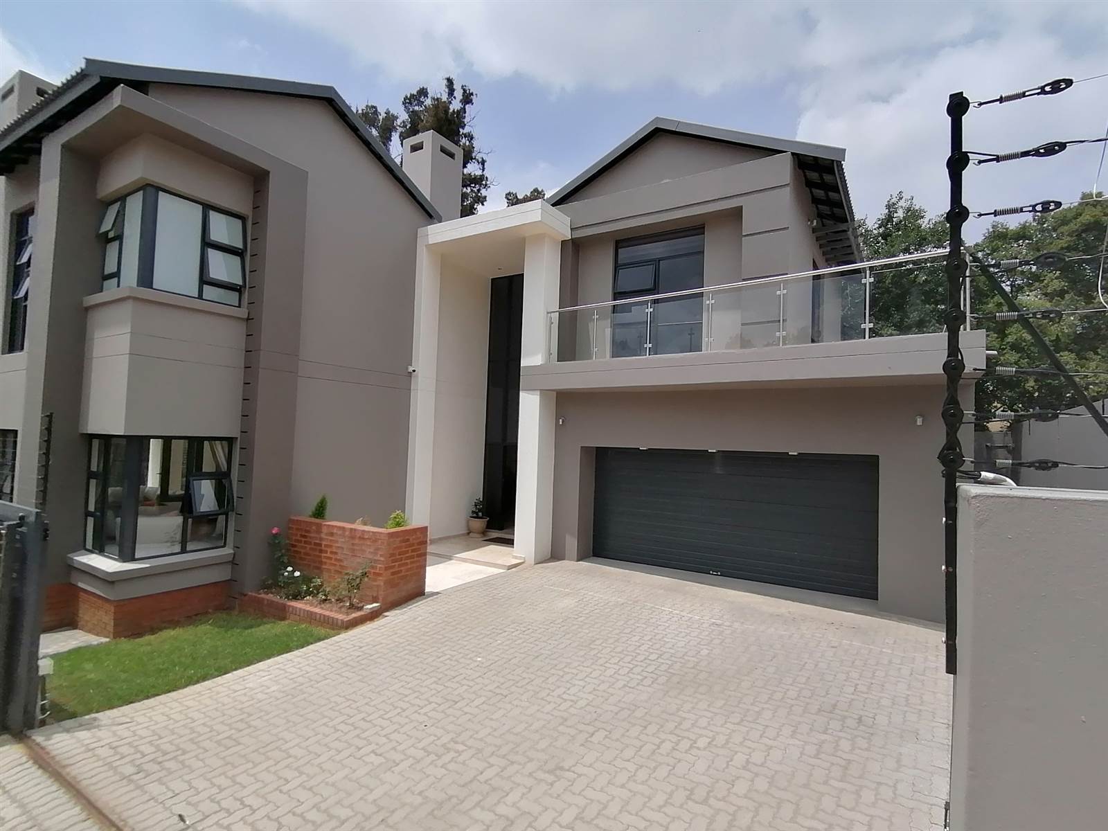 3 Bed House in Bryanston East photo number 2
