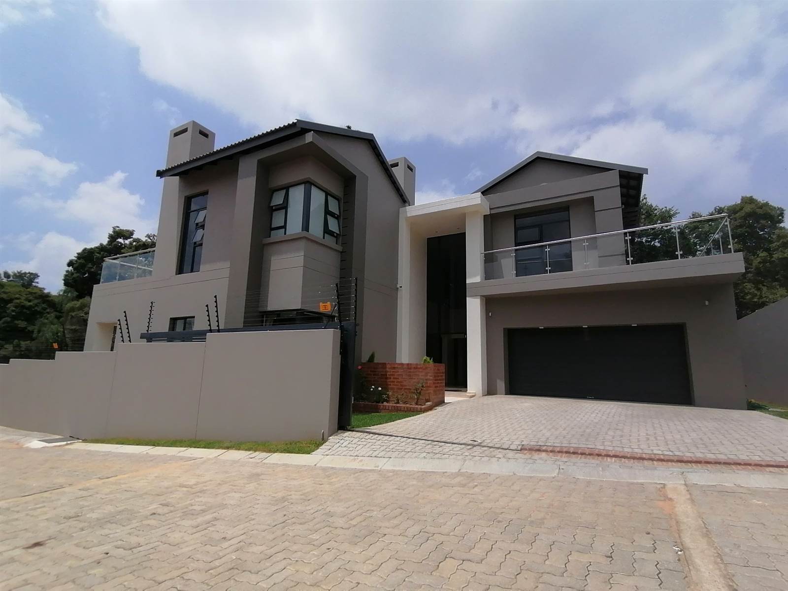 3 Bed House in Bryanston East photo number 1