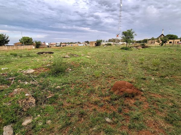 1 003 m² Land