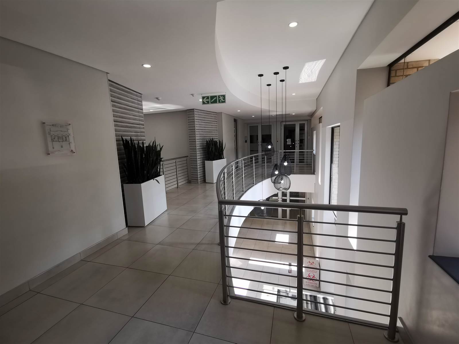 207  m² Commercial space in Constantia Kloof photo number 9