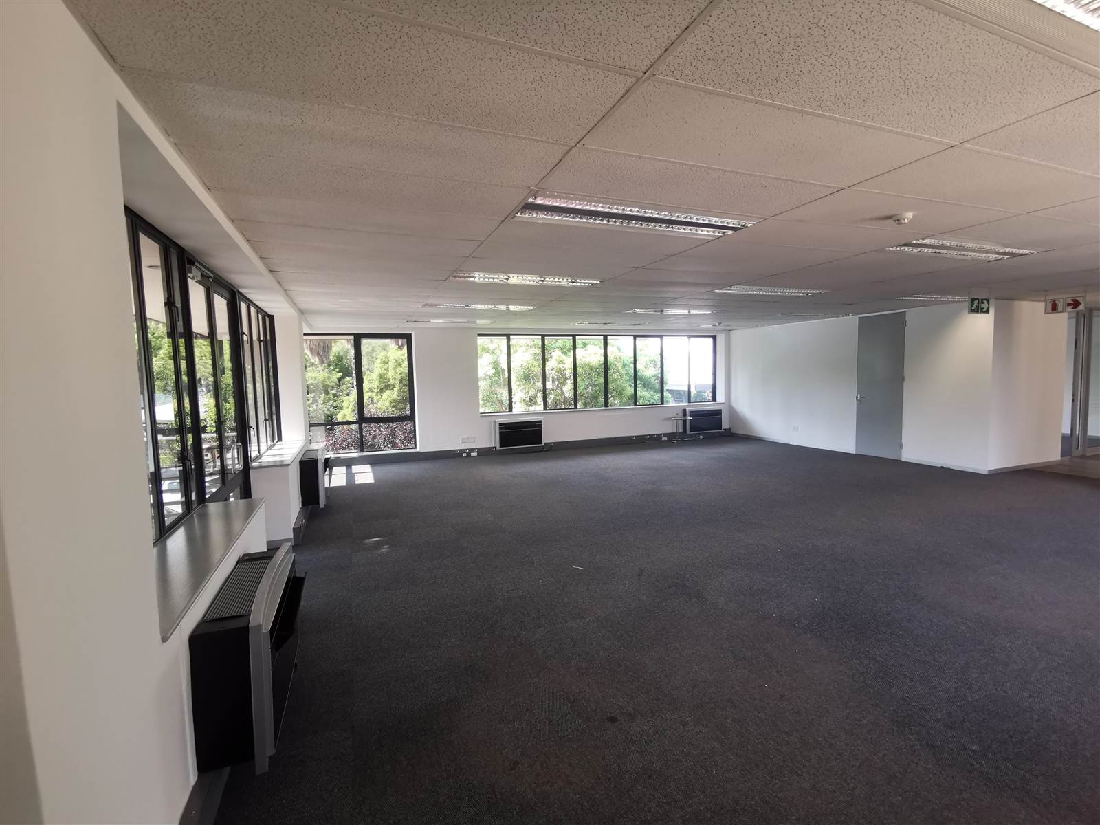 207  m² Commercial space in Constantia Kloof photo number 16