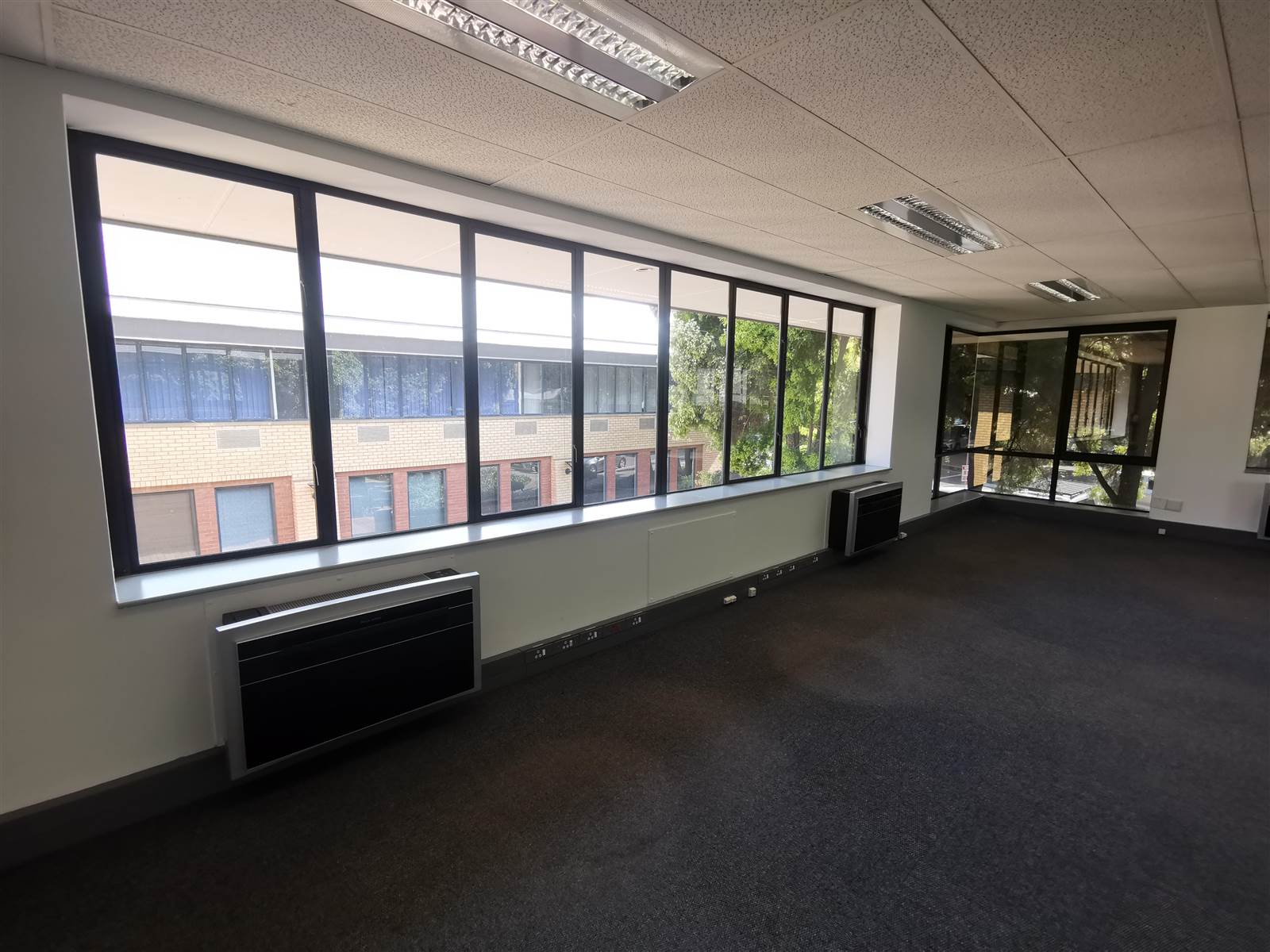 207  m² Commercial space in Constantia Kloof photo number 19