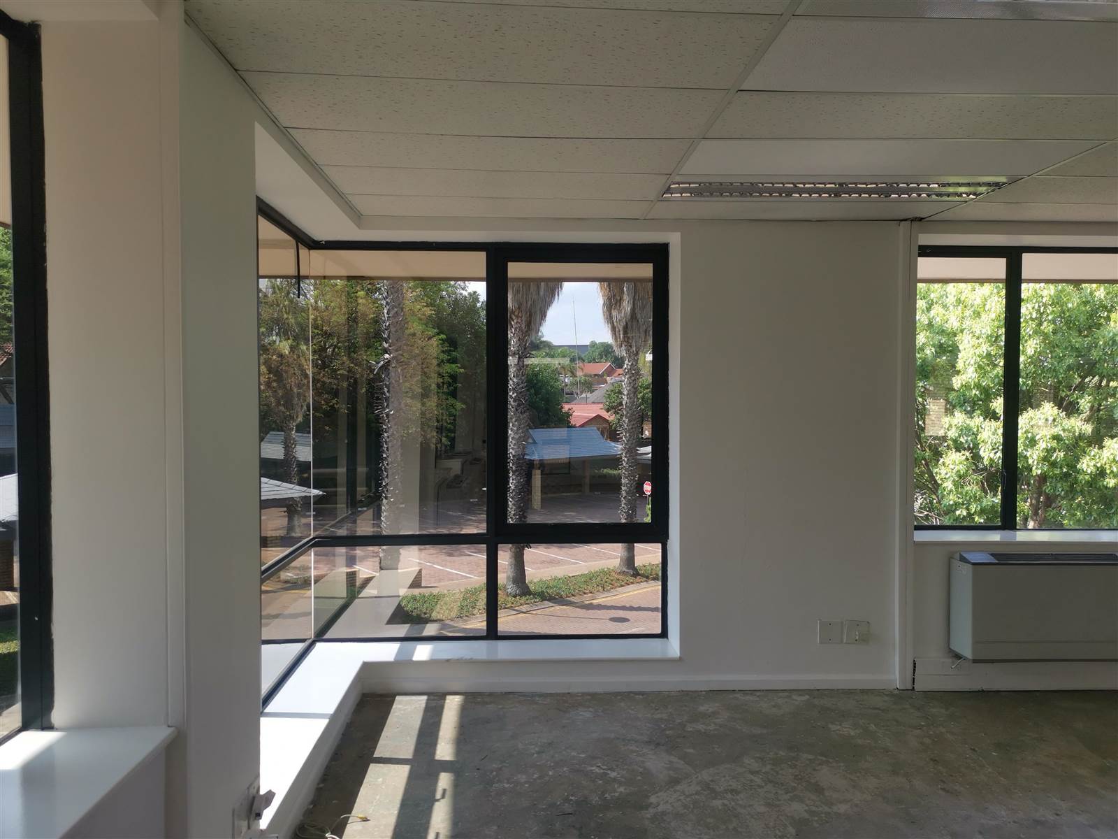 207  m² Commercial space in Constantia Kloof photo number 11