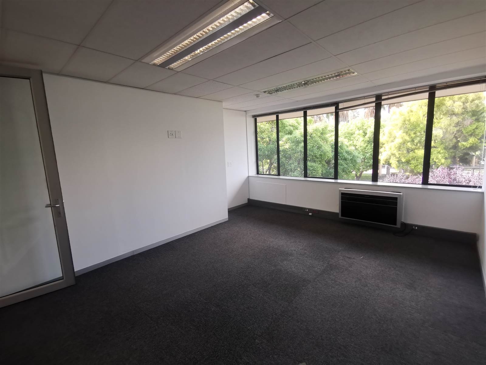 207  m² Commercial space in Constantia Kloof photo number 25