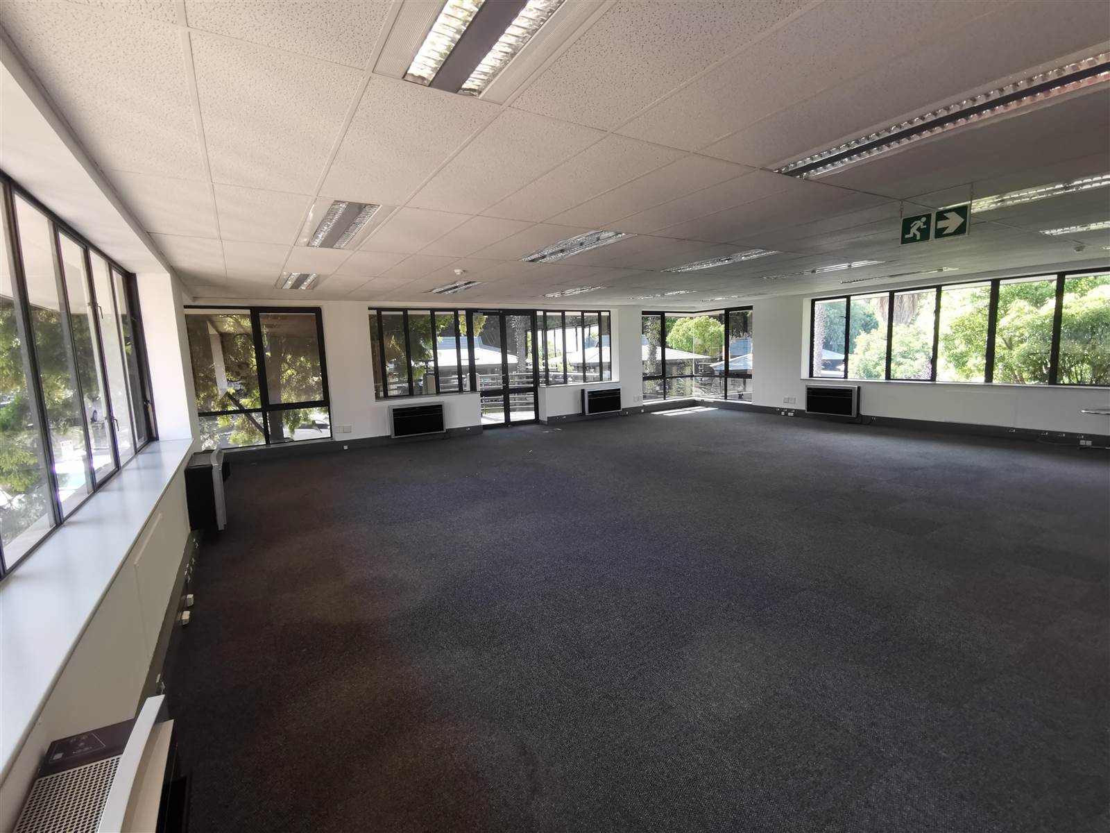 207  m² Commercial space in Constantia Kloof photo number 21