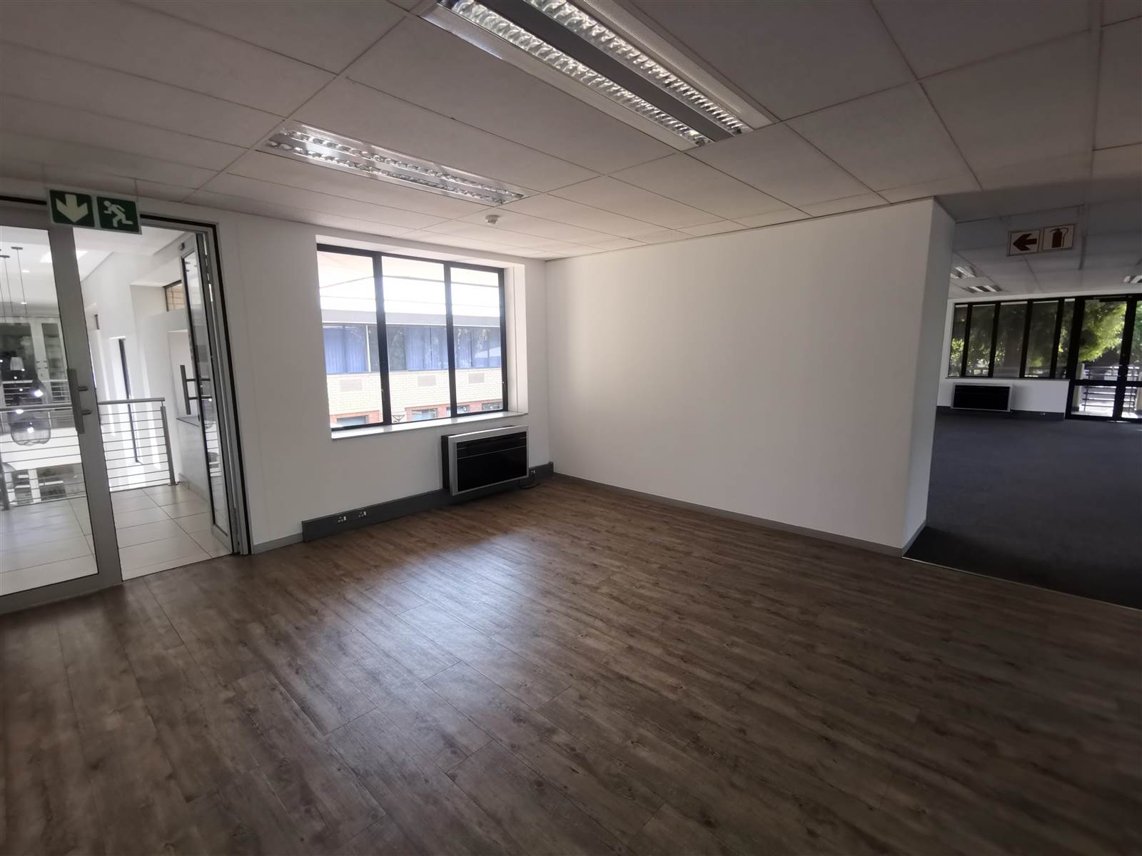 207  m² Commercial space in Constantia Kloof photo number 4