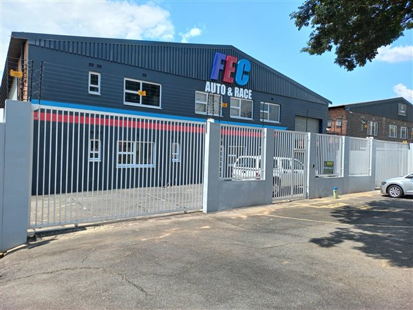 769  m² Industrial space in Delville