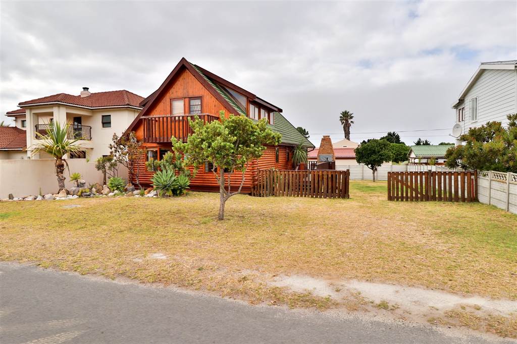 4 Bed House for sale in Kleinmond T2646852 Private Property