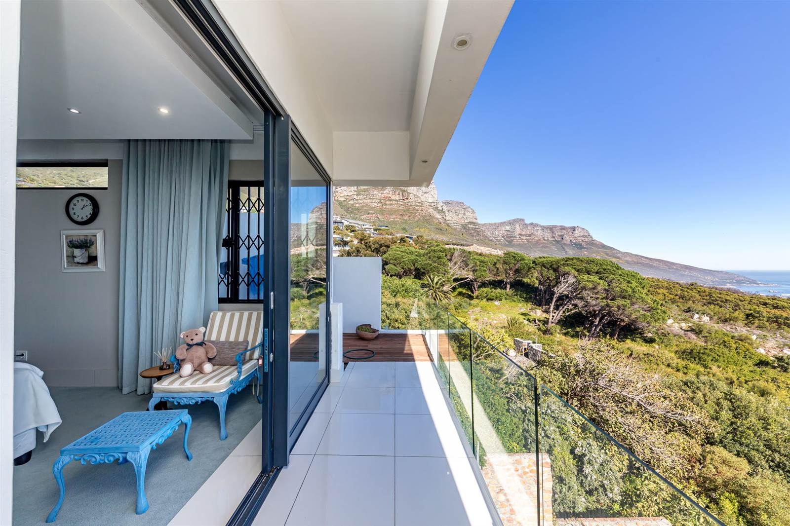 11 Bed House in Camps Bay photo number 9