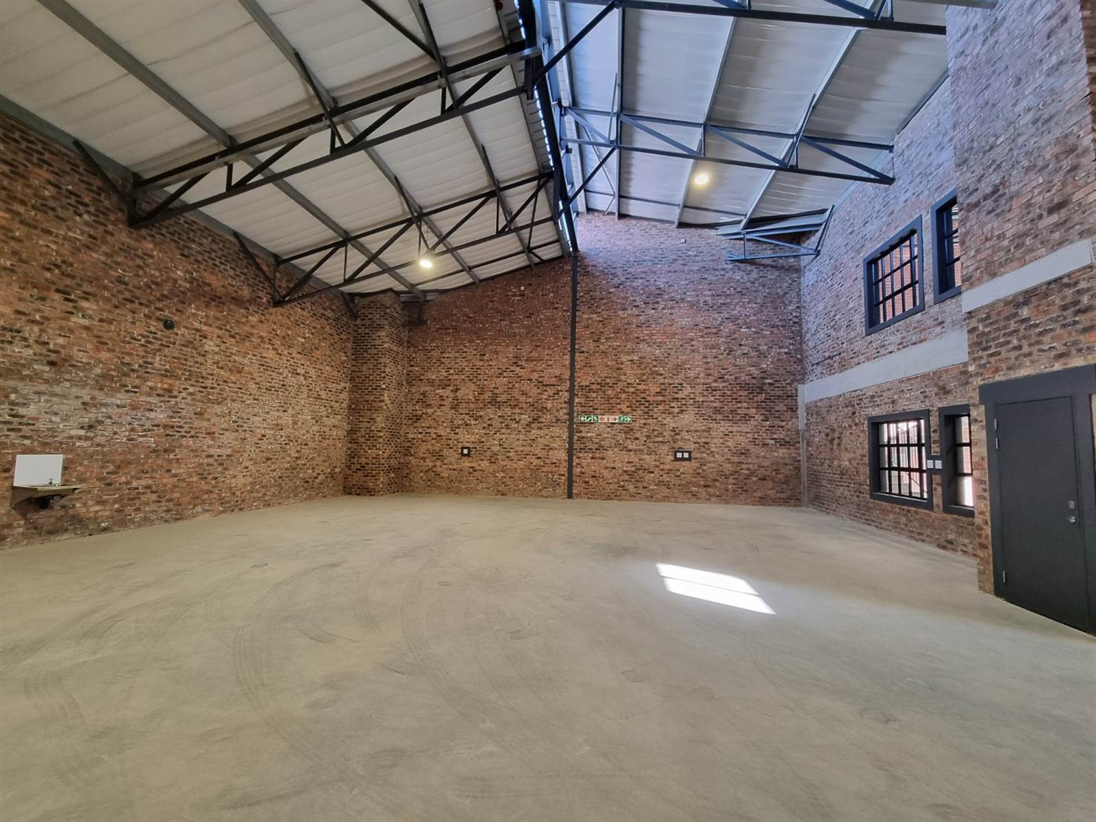 Industrial space in Kyalami photo number 6