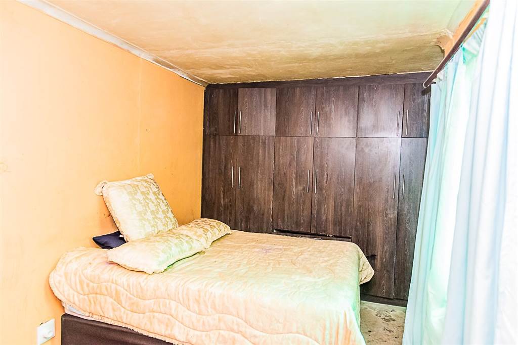 2 Bed House in Khayelitsha photo number 10
