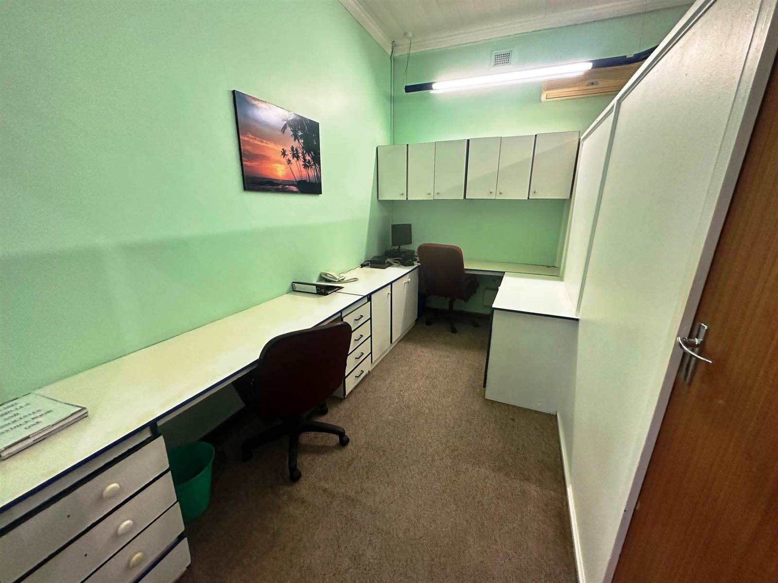 250  m² Office Space in Windermere photo number 8
