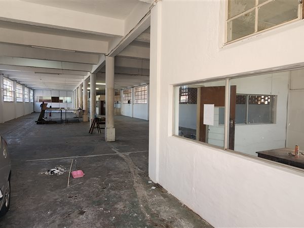 600 m² Industrial space 600 m² Industrial space