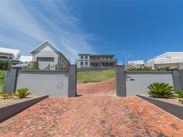 5 Bed House in Beachview