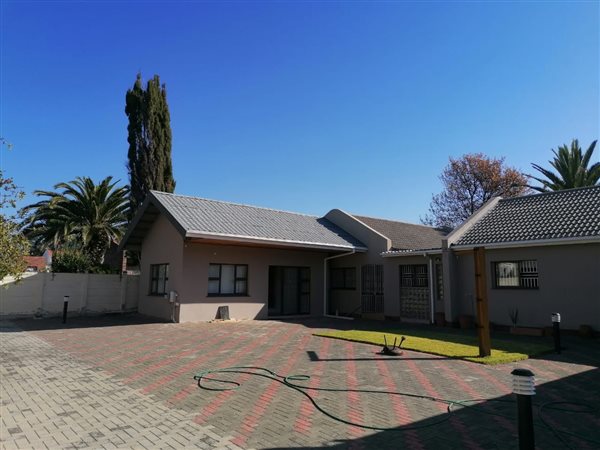 4 Bed House in Ladybrand