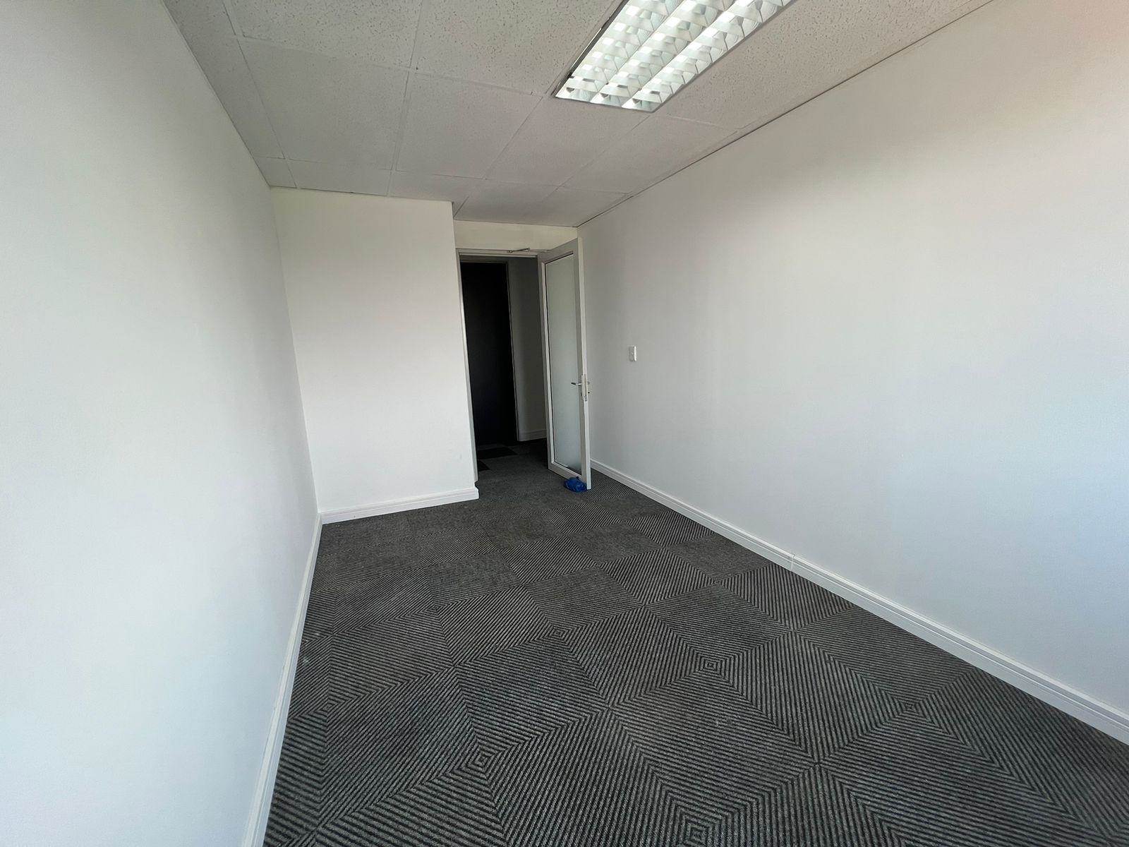14  m² Commercial space in Woodmead photo number 19