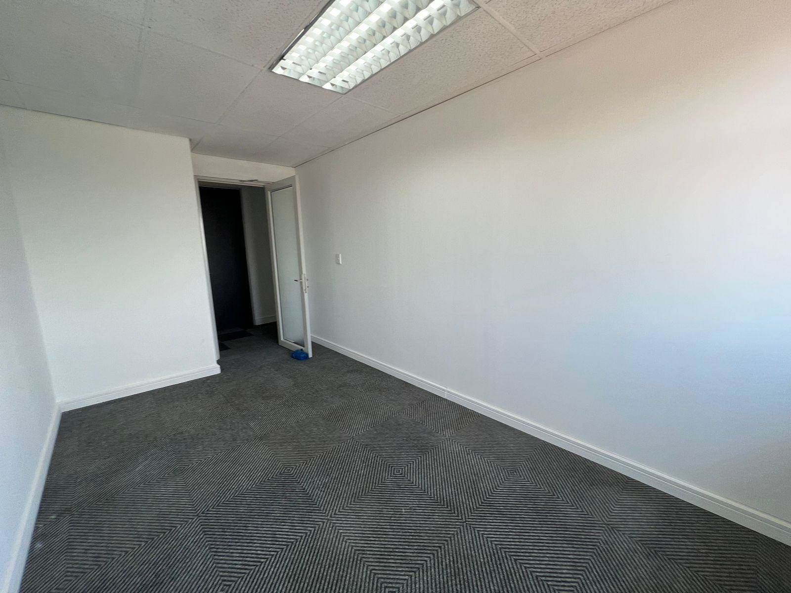 14  m² Commercial space in Woodmead photo number 18