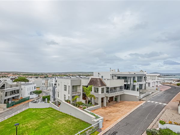 5 Bedroom House 5 Bedroom House