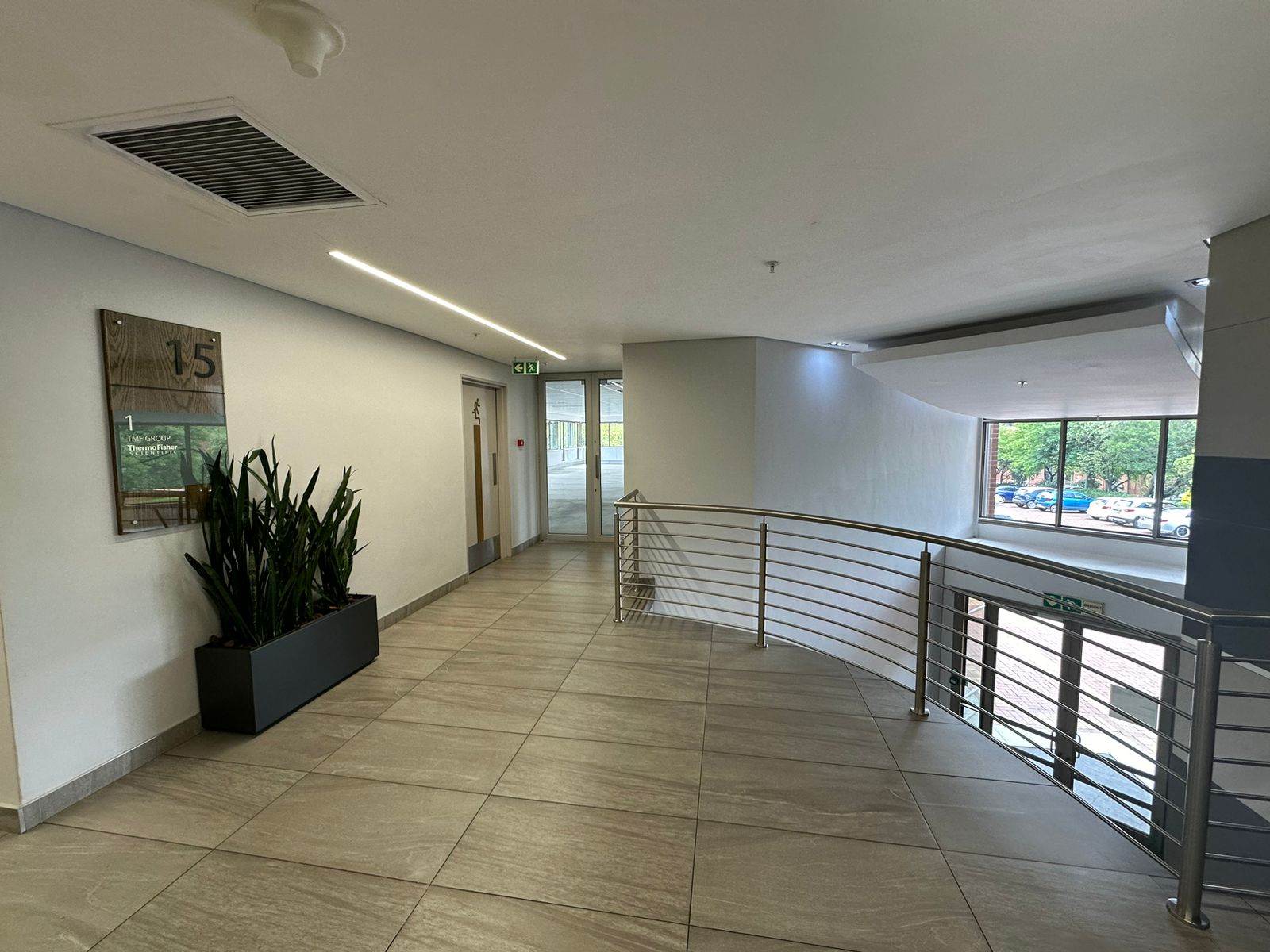 273  m² Commercial space in Woodmead photo number 2