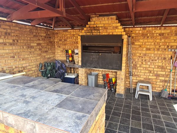 3 Bedroom Townhouse 3 Bedroom Townhouse