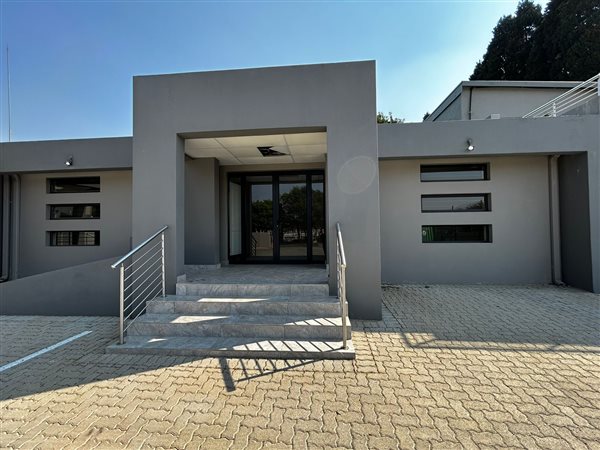 249  m² Commercial space