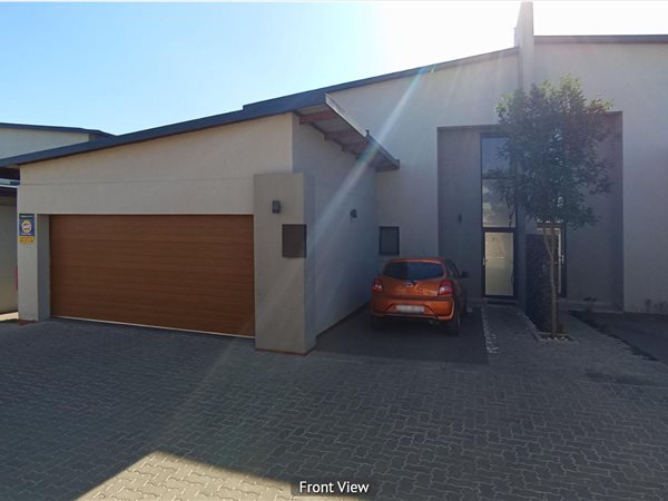 3 Bedroom Townhouse 3 Bedroom Townhouse