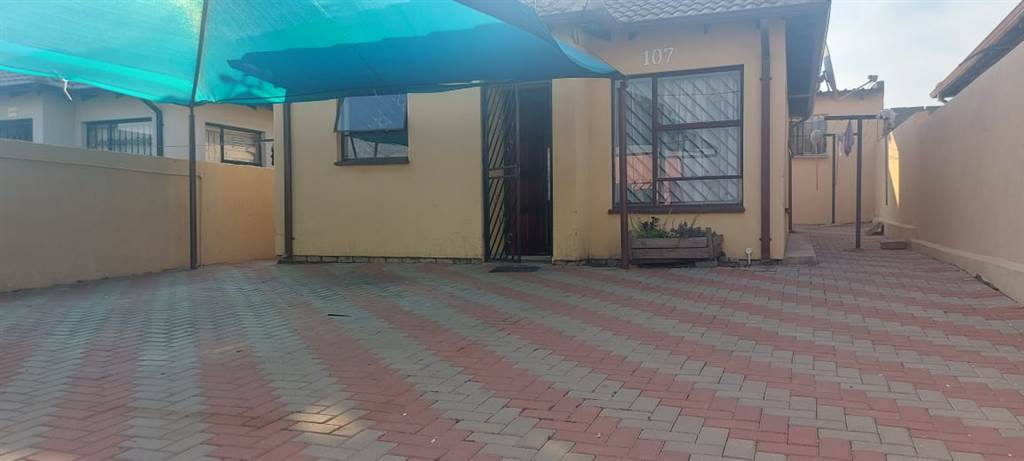 2 Bed House in Kaalfontein photo number 12
