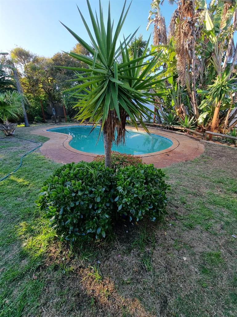 5 Bed House in Blouberg Rise photo number 2