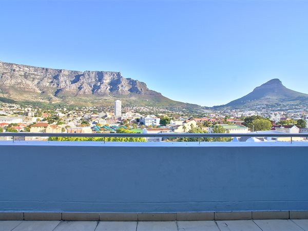 2 Bed Apartment in Cape Town City Bowl