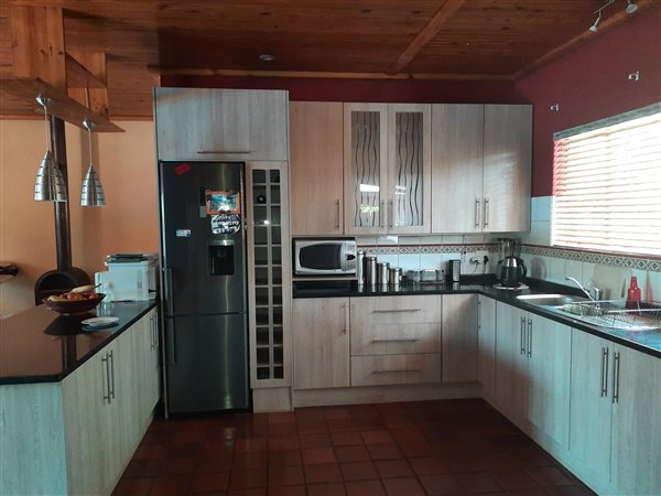 4 Bed House in Meyerspark