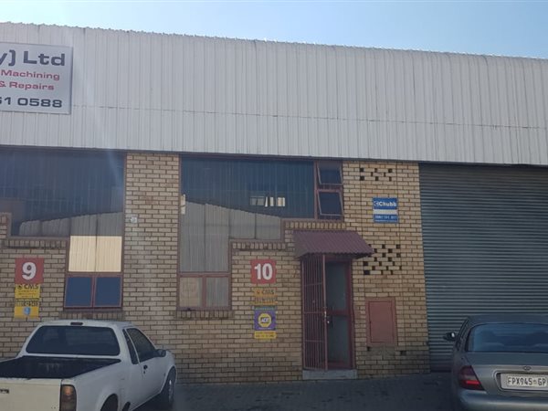 239  m² Industrial space in Jet Park