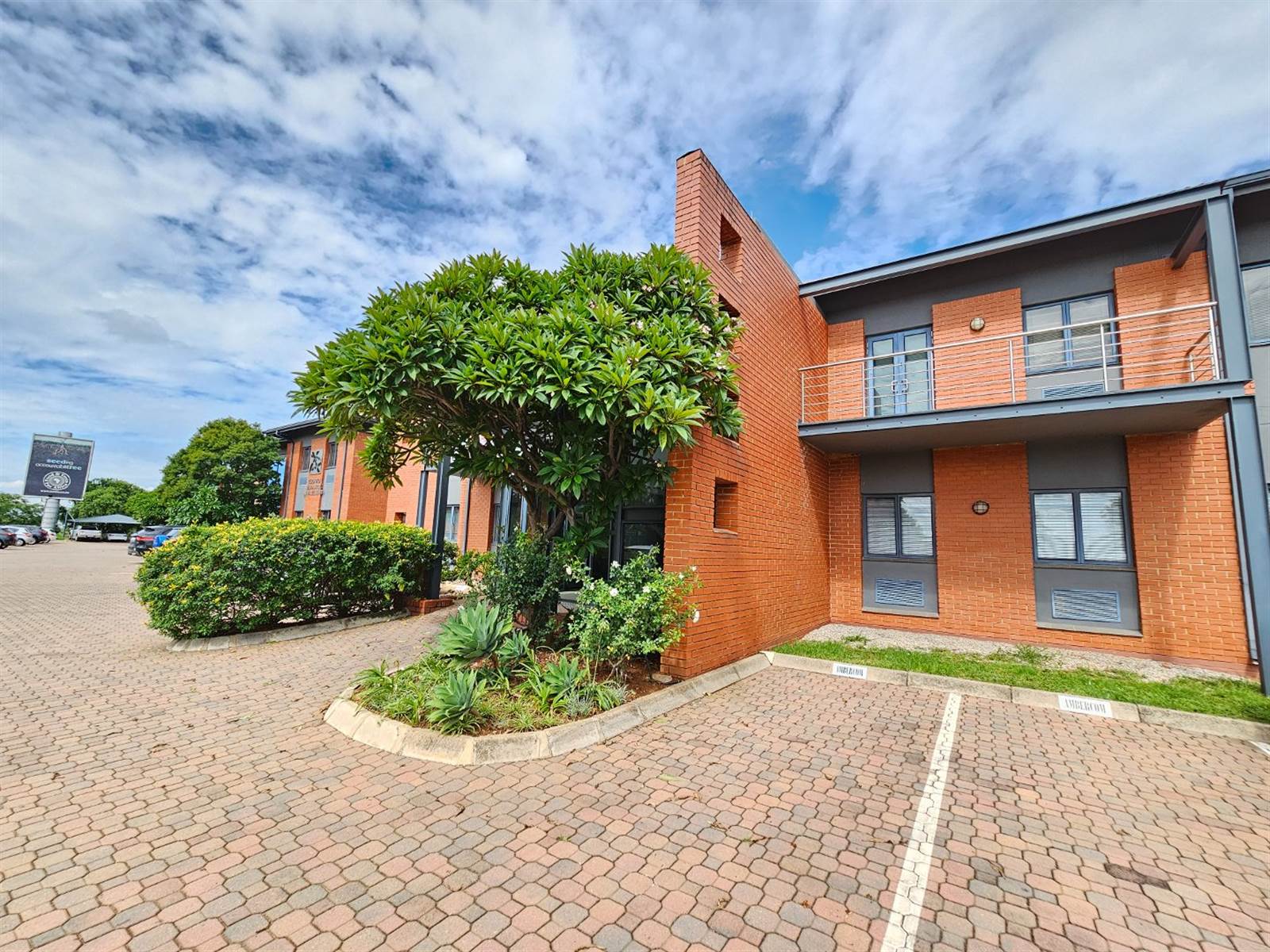 160  m² Office Space in Randpark Ridge photo number 1