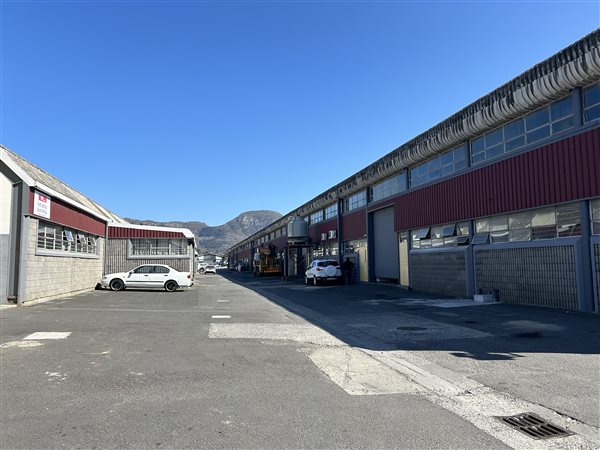 400  m² Industrial space