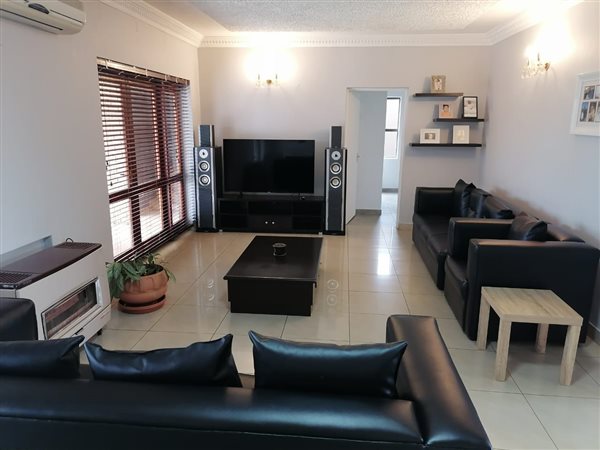 4 Bed House in Mondeor