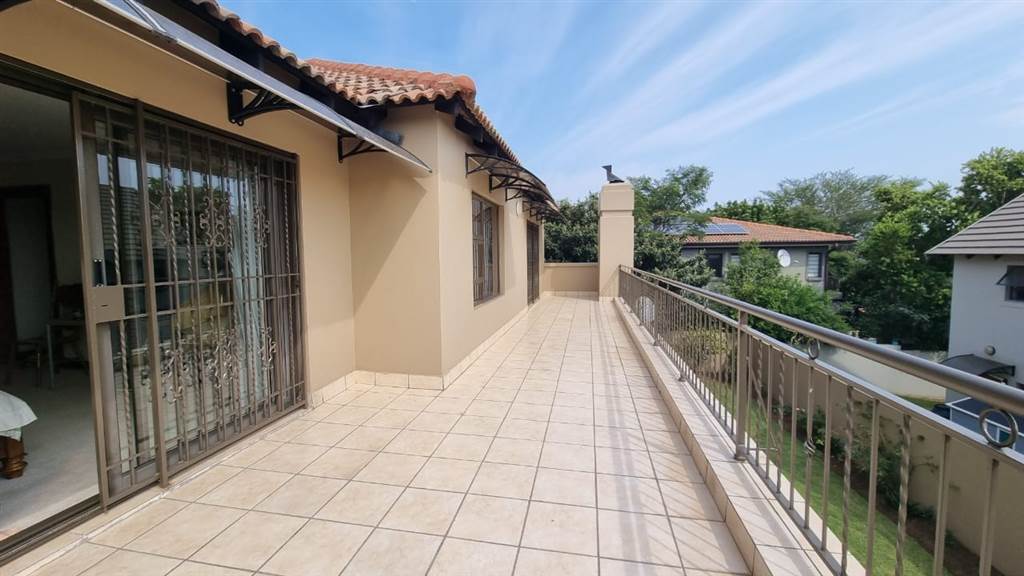 4 Bed House in Greenstone Hill photo number 15