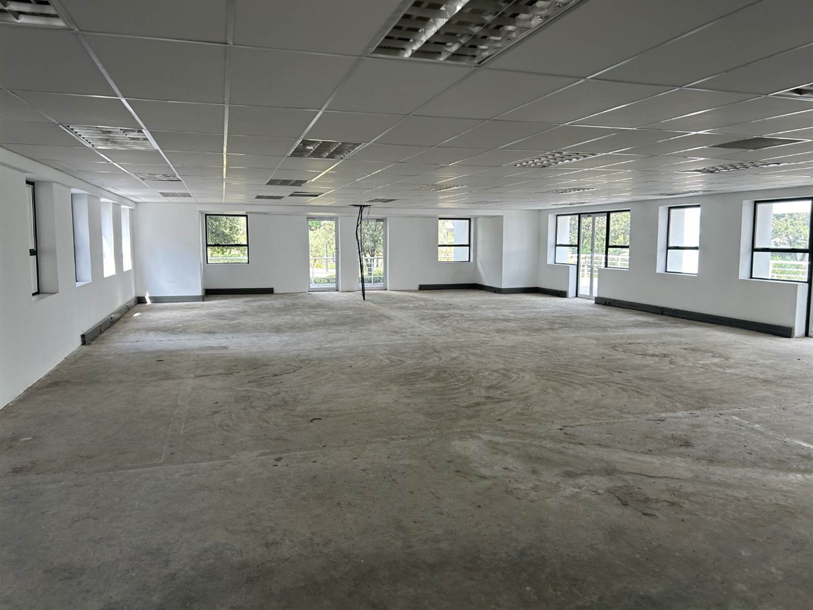 738  m² Commercial space in Woodmead photo number 2