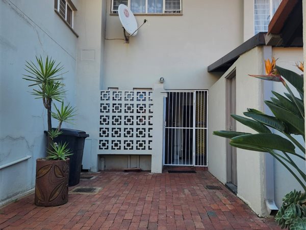 3 Bedroom Duplex 3 Bedroom Duplex