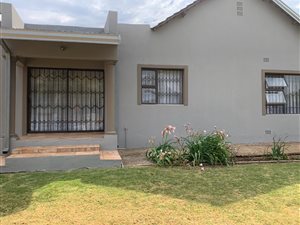 3 Bed House in Rhodesfield