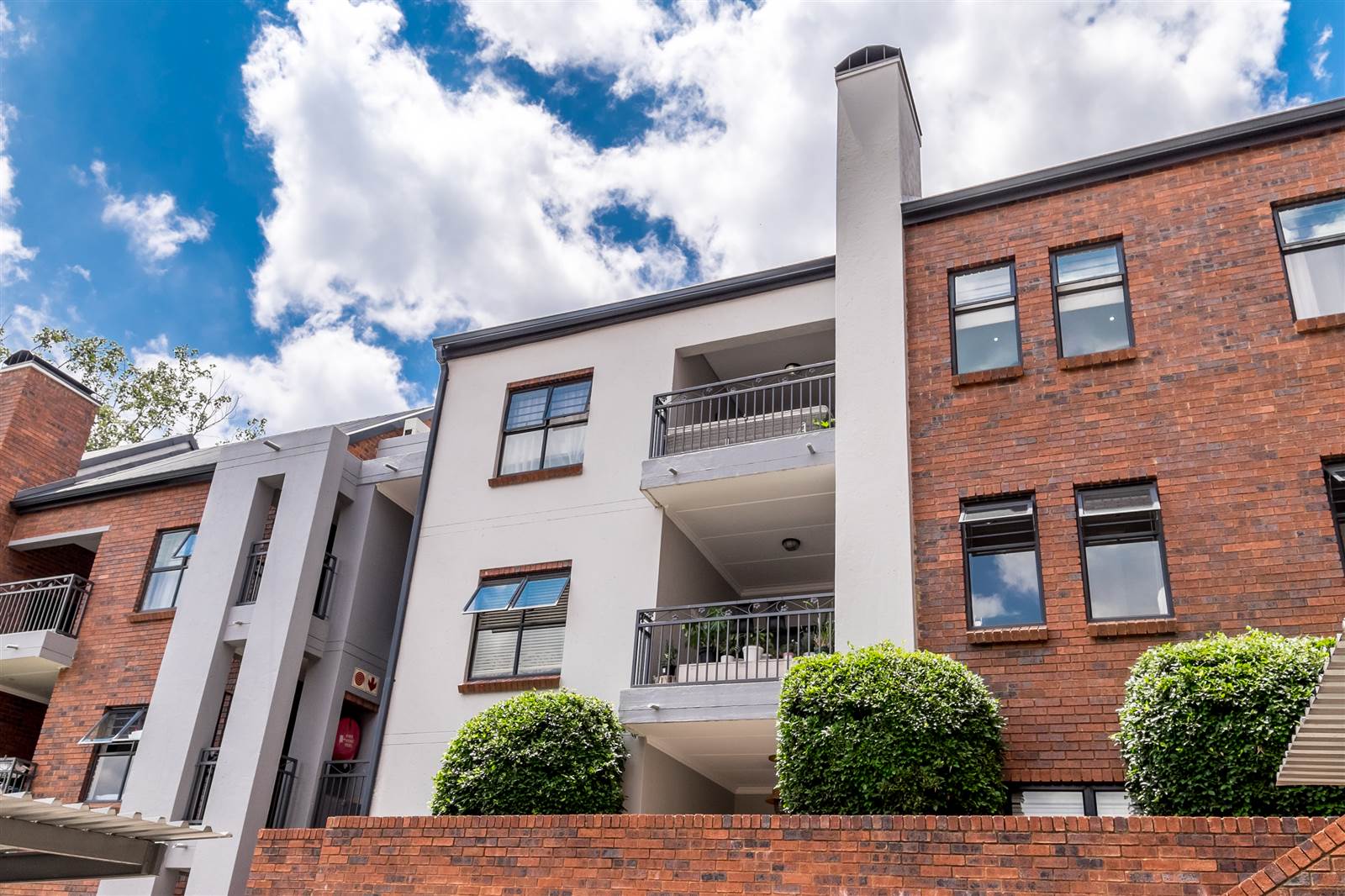 2 Bed Apartment in Craighall photo number 16