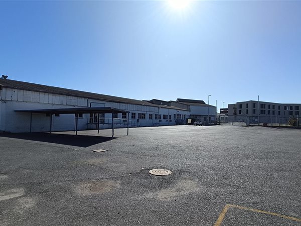 8 150  m² Industrial space